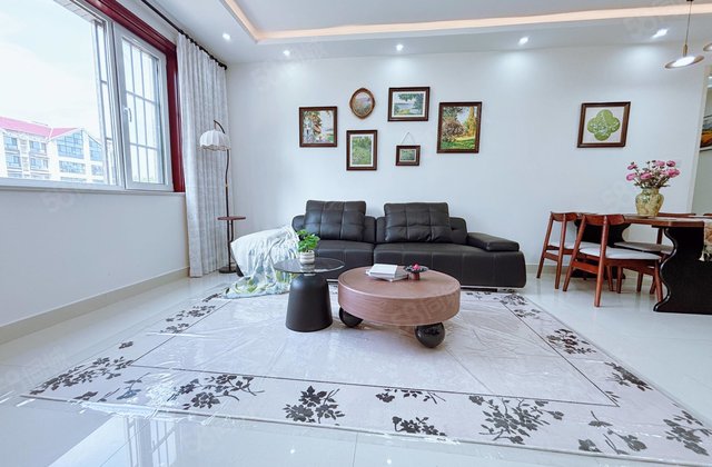 文轩东校  馨润花园  带大露台  免大税 看房方便