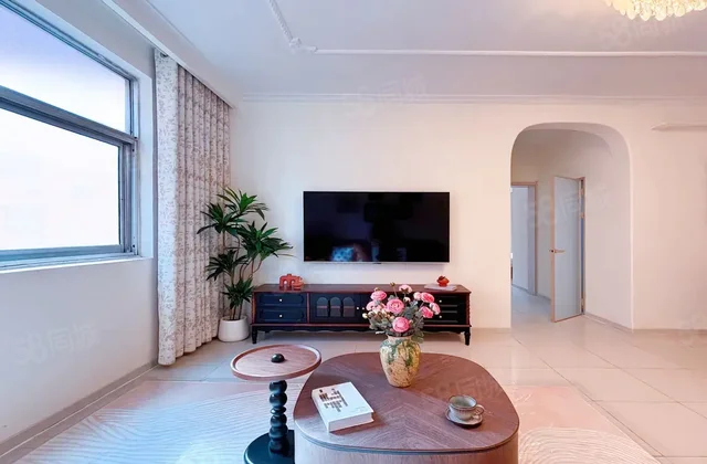 兴华路  东昌中学附近 多层三楼 边户 精装修领包入住