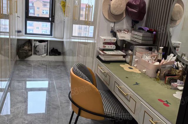 兀术花园6室4厅330㎡120万二手房图片