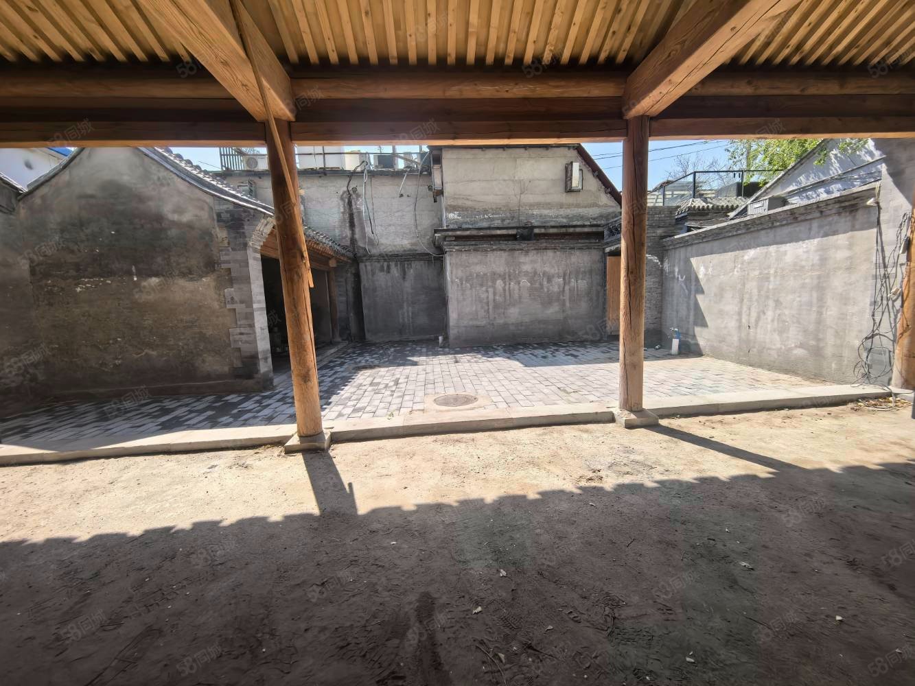 東絳胡同小區(qū)5室0廳0衛(wèi)102㎡南北1200萬