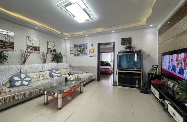 诚心出售，育红实验 电梯10层洋房 中间楼层 精装三室