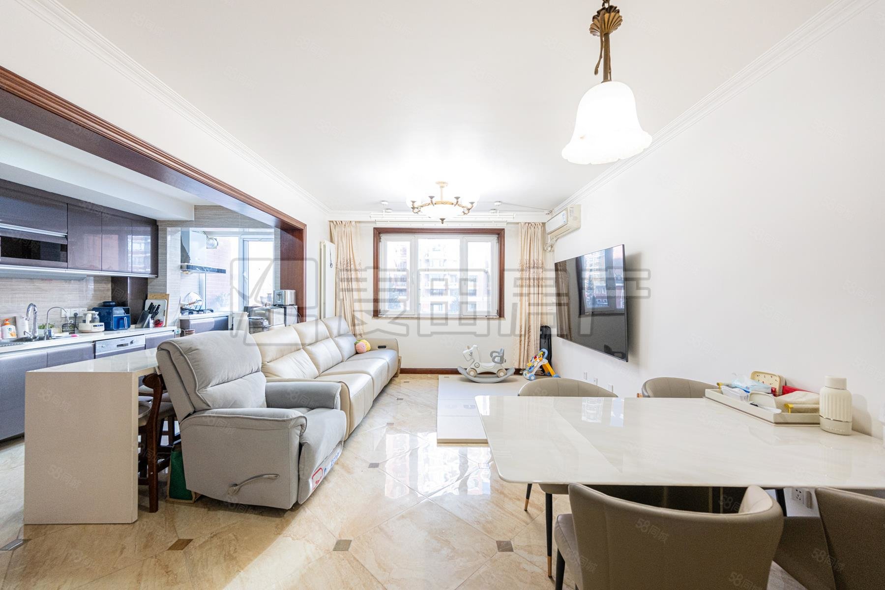 清芷園3室2廳2衛(wèi)124.99㎡南北1190萬