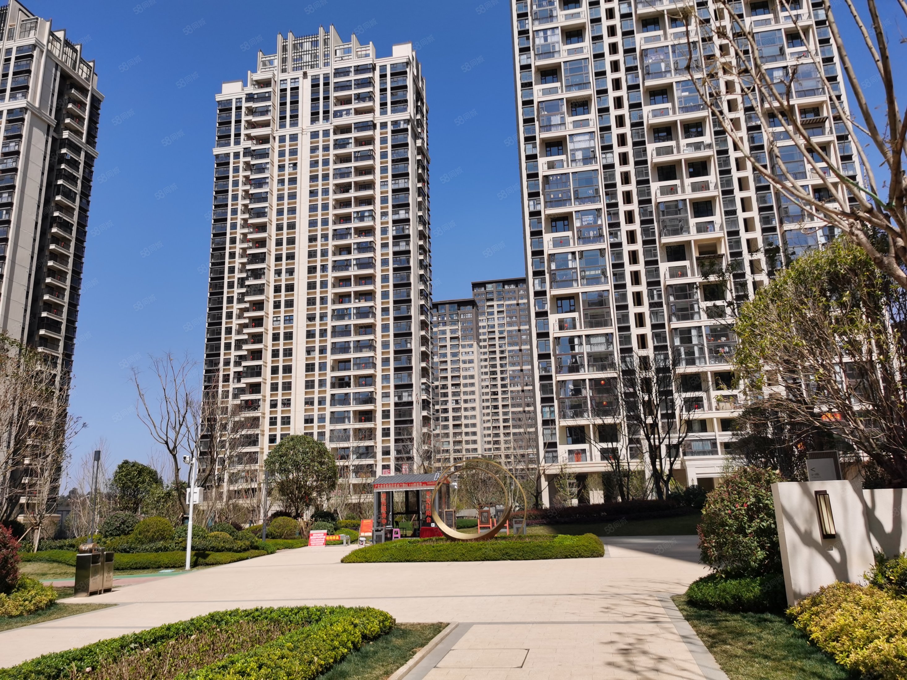 保利阳光城翡丽公园3室2厅2卫98㎡南北67万