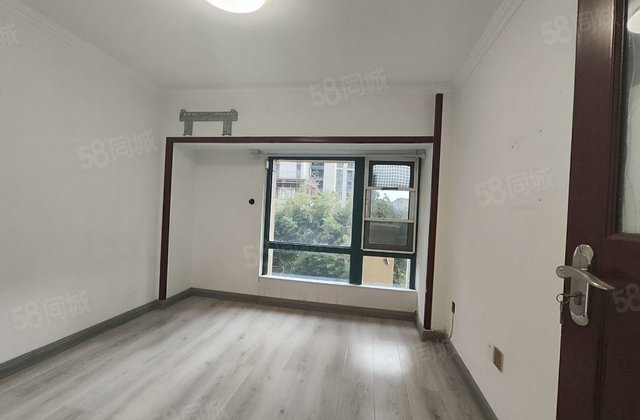 恒大绿洲4室3厅123㎡55万二手房图片