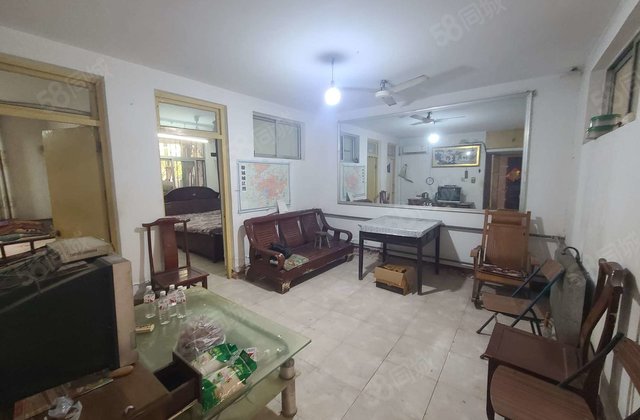 急售人民公园 酱菜厂家属院一楼带院小三房 购物方便 医疗配