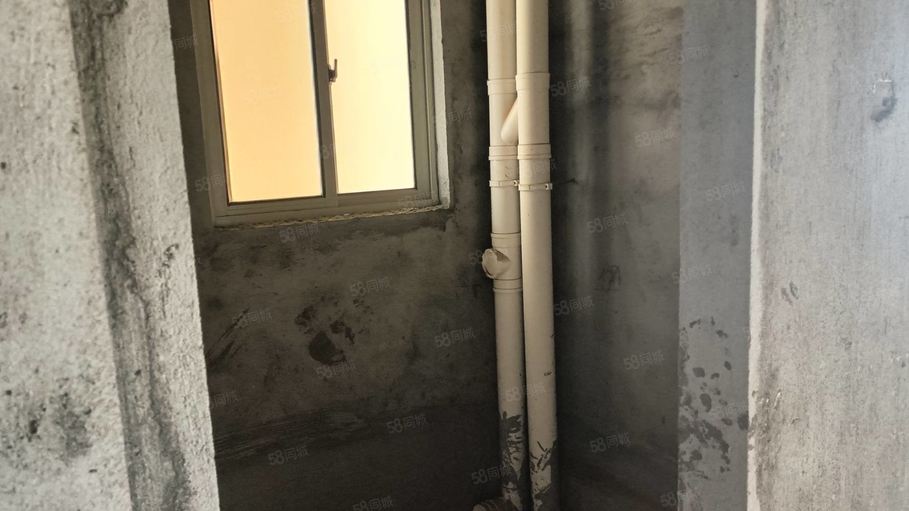 滨江御府3室2厅2卫124.5㎡南北55万