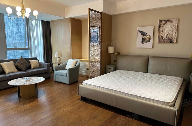 成都银泰中心华悦居1室1厅82㎡140万二手房图片