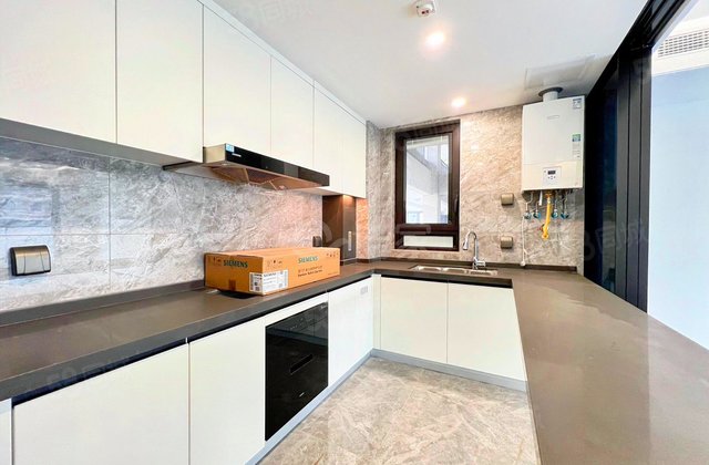 万科翡翠东方3室2厅130.63㎡243万二手房图片