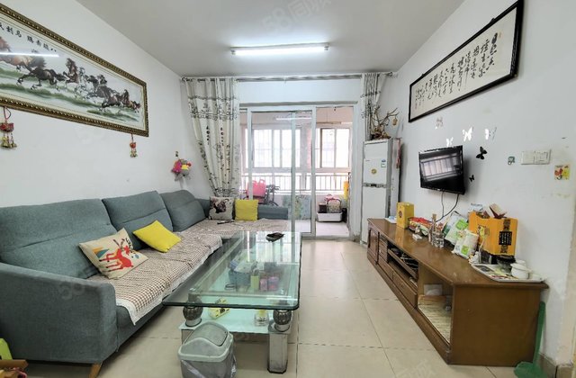 站前街 实验   单价五千 电梯房 一梯两户  南北通透