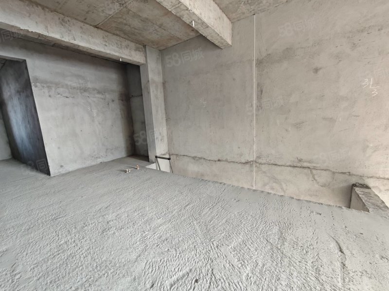 麓山温泉小镇3室2厅2卫124㎡南北42.9万