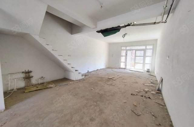 英伦花园叠墅5十6十7露台240平5室3厅免大税车储280万