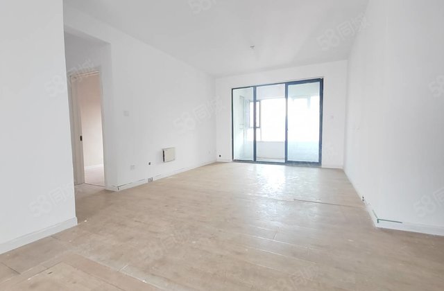 急售！！！二中 锦绣学府 东边户 装修随意发挥 满二 有钥匙