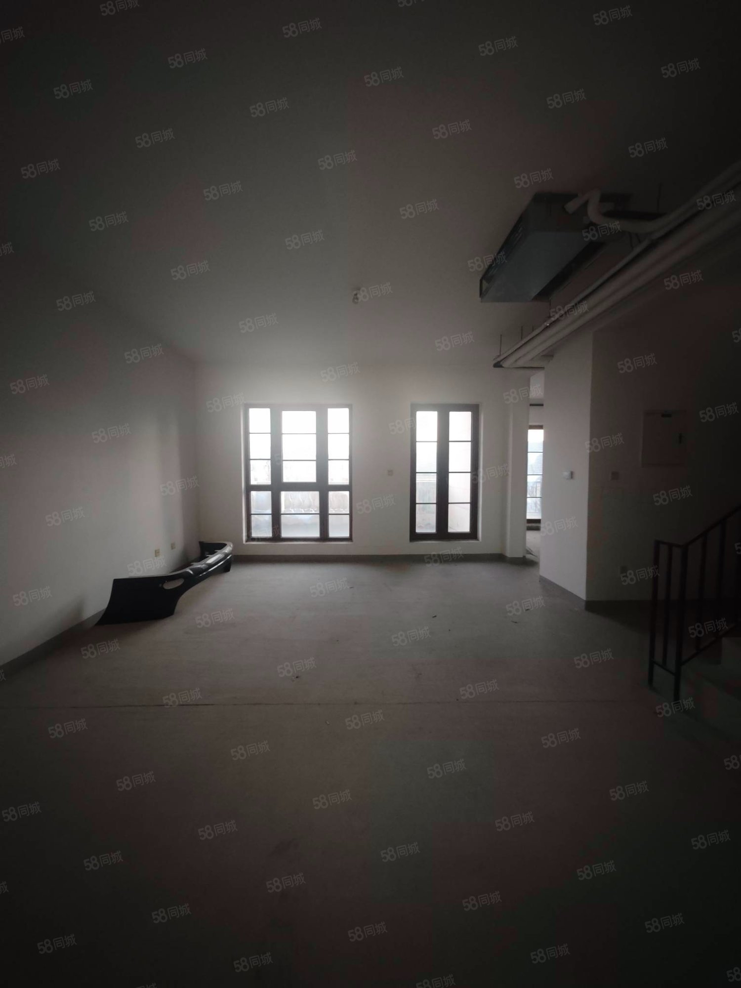 融創(chuàng)千章墅4室2廳3衛(wèi)256.09㎡南北970萬