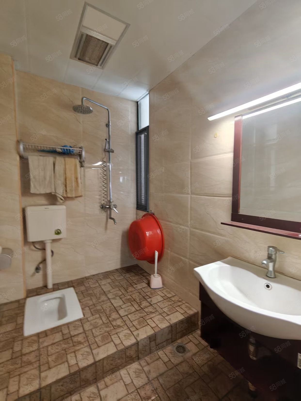 宜教花苑6室2厅4卫123㎡南北168万