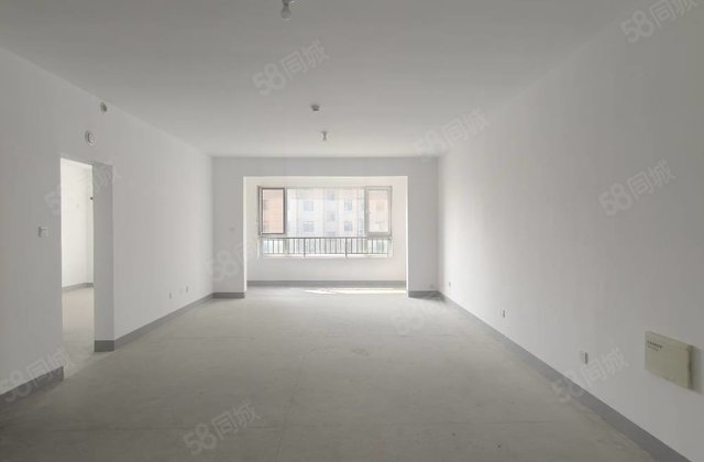 紧邻滨河大道 昌润莲城大平层 四室三卫 嘎嘎新未住 三天必卖