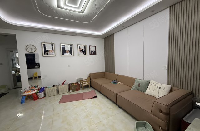 香江 嘉明 水岸新城 电梯房 九中 实验   精装三室两厅