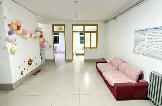 新上文轩 八中 闸口附近 瑞祥小区 一楼 三室两厅 停车方便