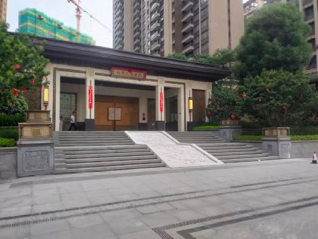 御海天韵雅园!时尚精致装修!4房2厅!关系直接!