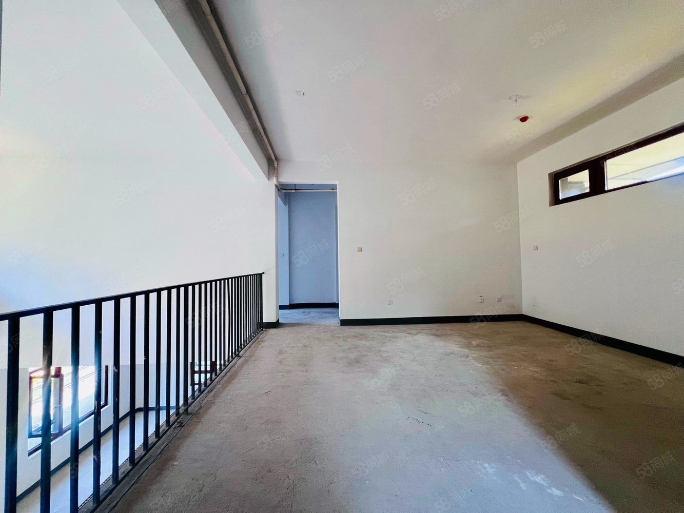 億城燕西華府(別墅)9室4廳8衛(wèi)596㎡南北2200萬