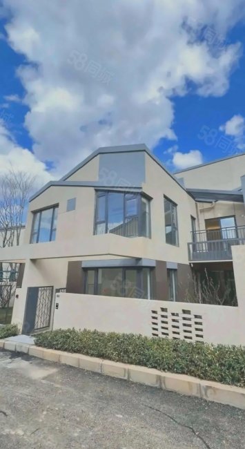 万亩康养大盘 保利春湖小镇精装修现房别墅