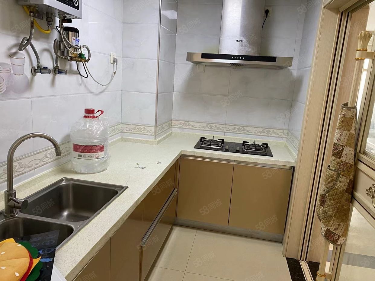 巨人印象小区3室2厅2卫116.47㎡南北58万