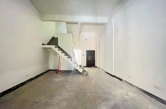 逸翠庄园(南区)4室2厅202.41㎡182万二手房图片