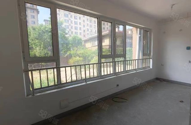 一品佳苑 院子150平车位储藏室 四室双卫