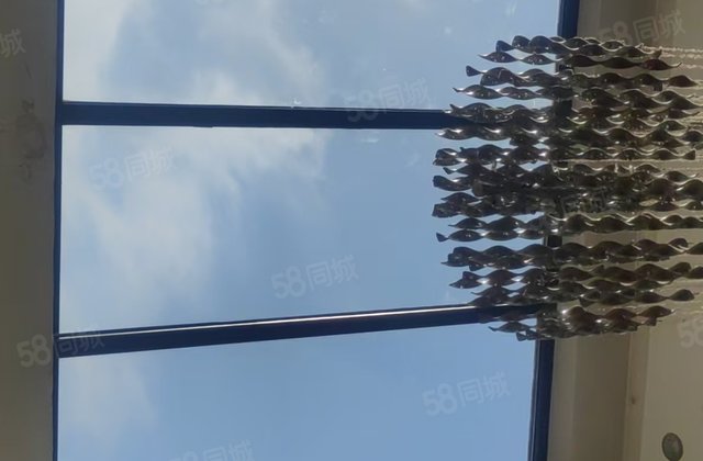 中通时代豪园三期5室4厅3卫230平 260万