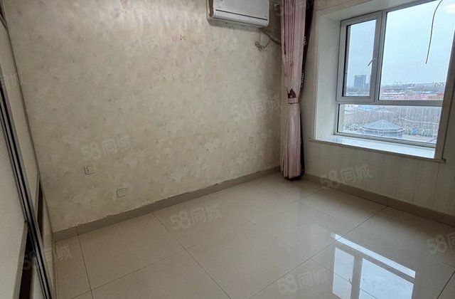 看房方便 双卫格局 精装好房 南向采光好 近医院 房东急售