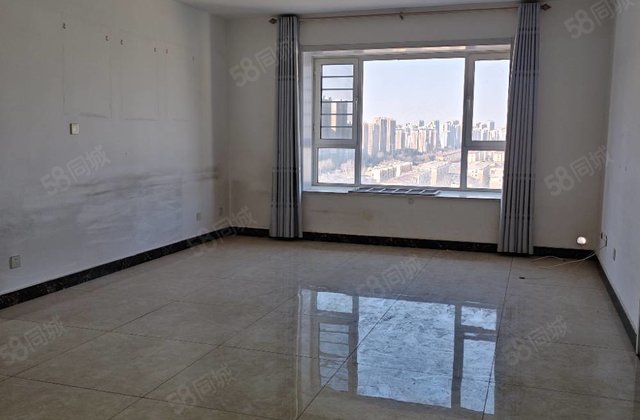 看看呗！！带车位地下室，中间楼层，视野开阔