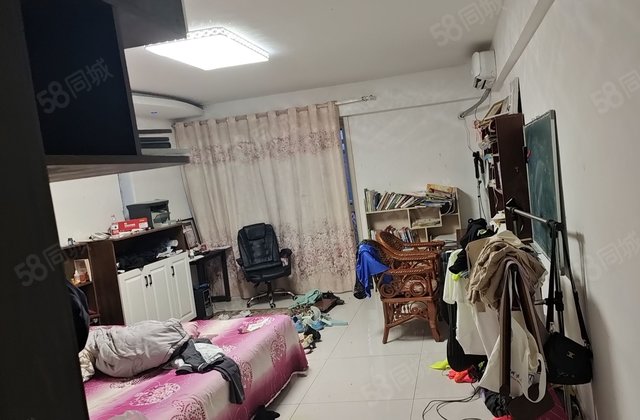 市中心-湖边洋房中通时代豪园精装四室南北通透