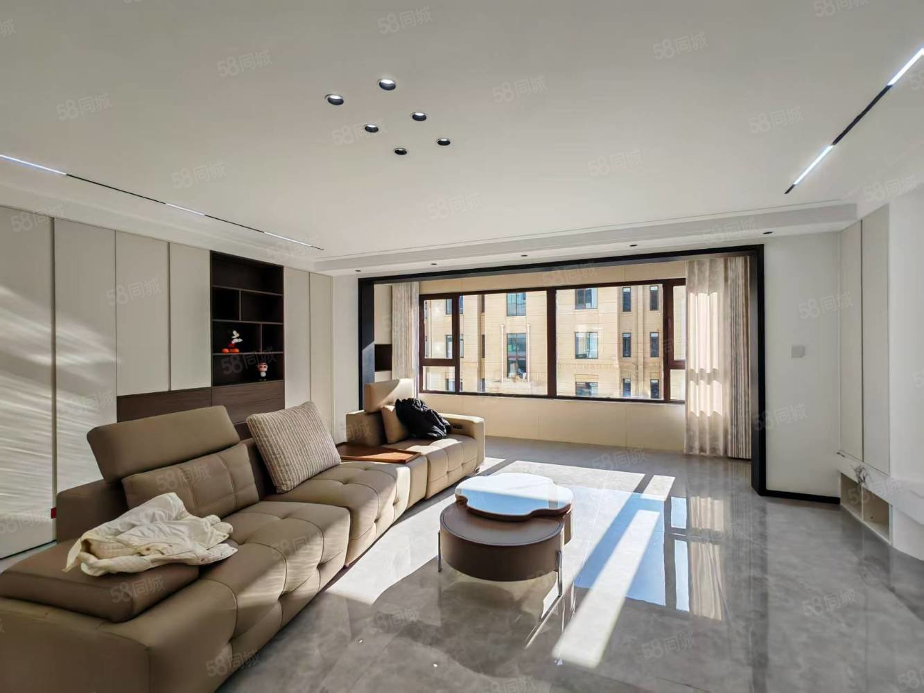 绿地斐勒公馆2室2厅2卫120㎡南北79万