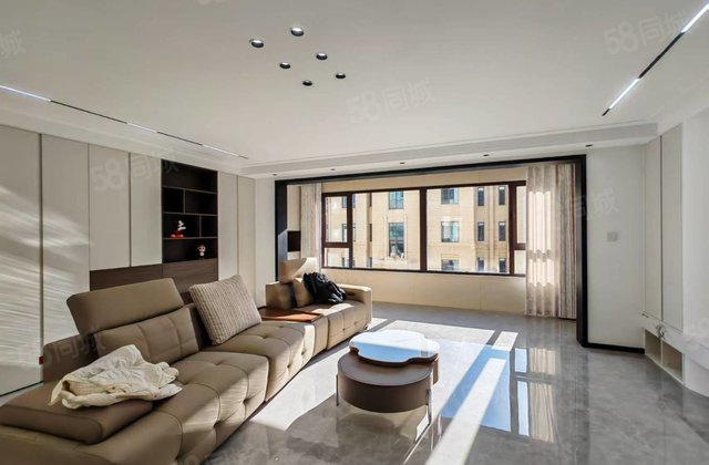 绿地斐勒公馆2室2厅2卫120㎡南北79万