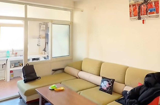 汽车总站旁南北通透两室  公摊小 可按揭 随时看房