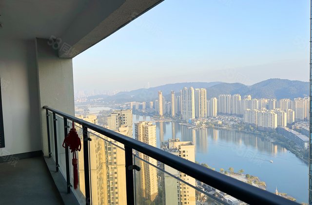 中建梅溪湖中心4室2厅157.14㎡168万二手房图片