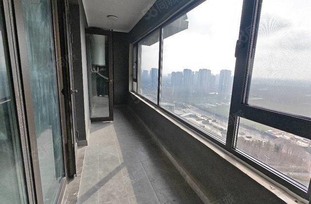 新一中对过 翰林天悦 中间楼层东边户 带车位储 可随时看房