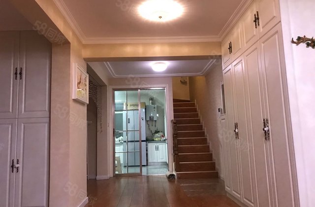 山海文园(南区)4室3厅216㎡148万二手房图片