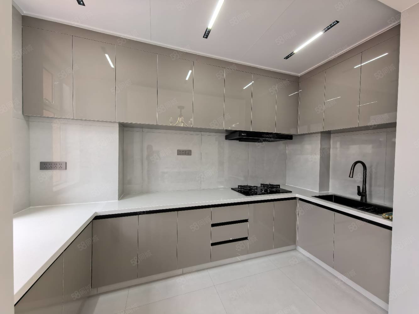 自来水家属楼2室2厅1卫102㎡南北54.5万