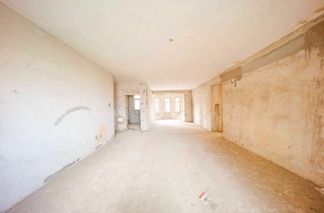 米兰春天5室2厅160.68㎡78万二手房图片