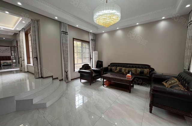 京都商务主题公园花园小区4室2厅236㎡146万二手房图片