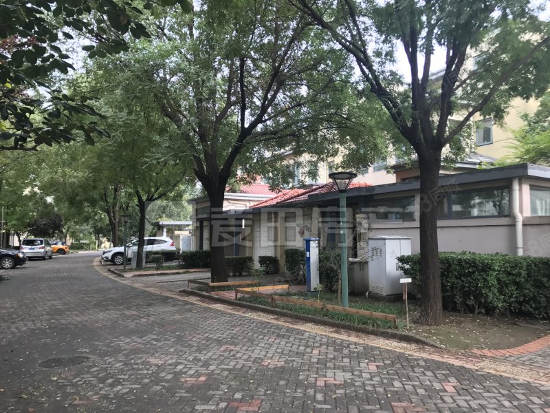 雪梨澳鄉(xiāng)(別墅)4室2廳4衛(wèi)216.6㎡東南1600萬