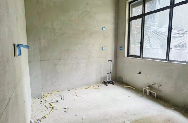 金地前海山(别墅)4室2厅143.27㎡310万二手房图片