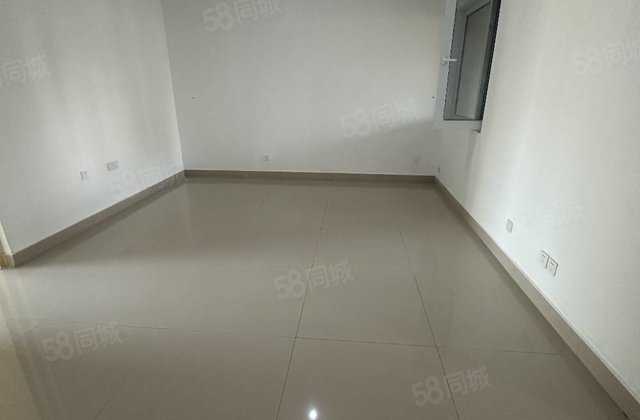 单价5000多紧邻出门就是植物园，望月雅园110三室