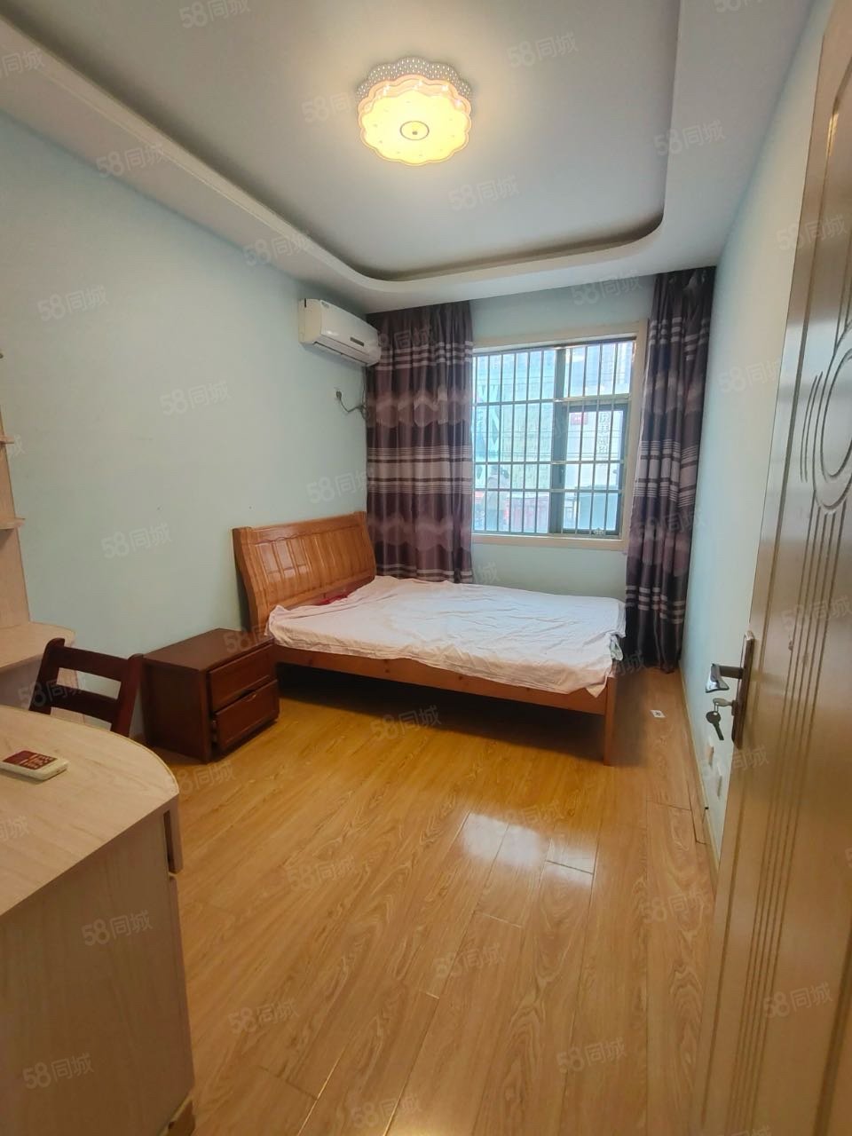 巨人印象小区3室2厅2卫116.47㎡南北58万