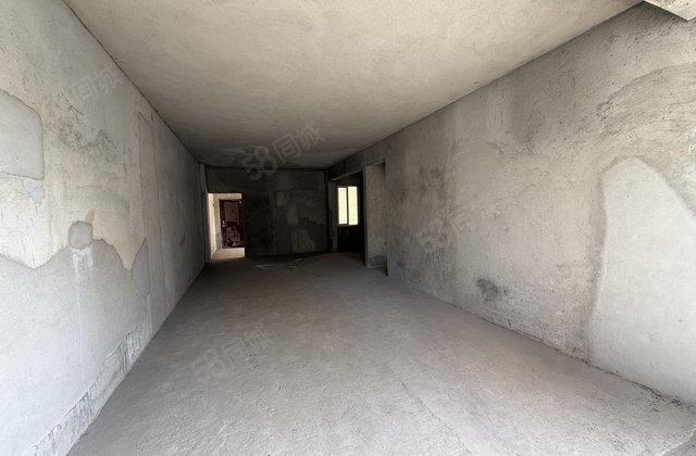 南亚濠庭4室2厅131㎡49.8万二手房图片