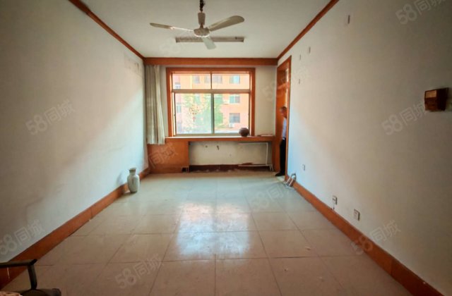 黄河河务局 亚龙苑 客厅朝阳，三室两厅带车位储藏室