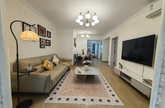 站前街 火车站南 西湖馨苑 中间楼层 全屋  家具 免大税