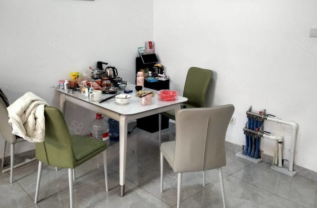文轩总校，商品房，1楼，2室2厅，小区停车方便，可走一手。