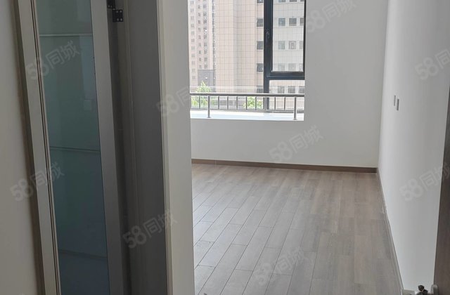 明康康盛园  急售103万，好楼层现房，全款走一手，边户。