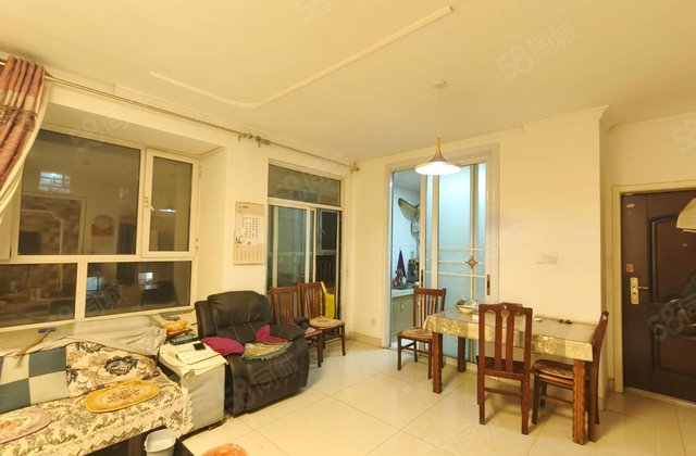 二中大学城 5楼西边户 双阳台 2016年交房三室带储藏室